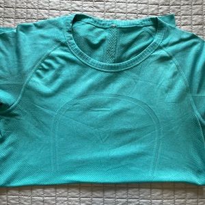 Lululemon swiftly top